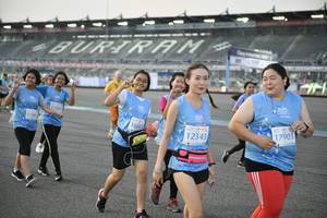 BIB: 
                            <button type="button" onclick="openModal(10466971)" class="btn btn-primary btn-sm float-right btn-popup" data-toggle="modal" data-target=".modal-high-quality">
                        <i class="fas fa-shopping-cart"></i> Add to Cart
                    </button>
                                            <button type="button" onclick="isThisMe(10466971, true)" class="btn btn-success btn-sm float-right btn-popup btn-isme hidden" data-toggle="tooltip" data-placement="bottom" title="นี่คือรูปของคุณใช่ไหม คลิกที่นี่เพื่อเอาเข้าอัลบั้ม">
                        <i class="fas fa-plus"></i> Add to album
                    </button>
                    <button type="button" onclick="isThisMe(10466971, false)" class="btn btn-warning btn-sm float-right btn-popup btn-isnotme hidden">
                        <i class="fas fa-ban"></i> Remove from album
                    </button>